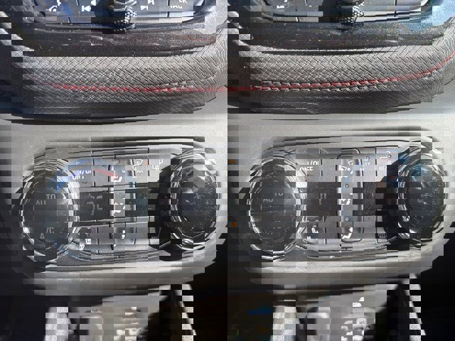 Used 2021 Chevrolet TrailBlazer RS w/ Sun and Liftgate Package image 16