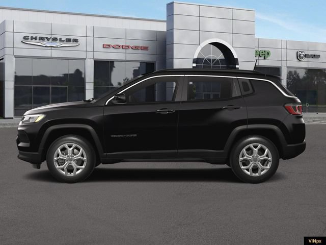 Used 2024 Jeep Compass Latitude w/ Convenience Group AWD/4WD image 2