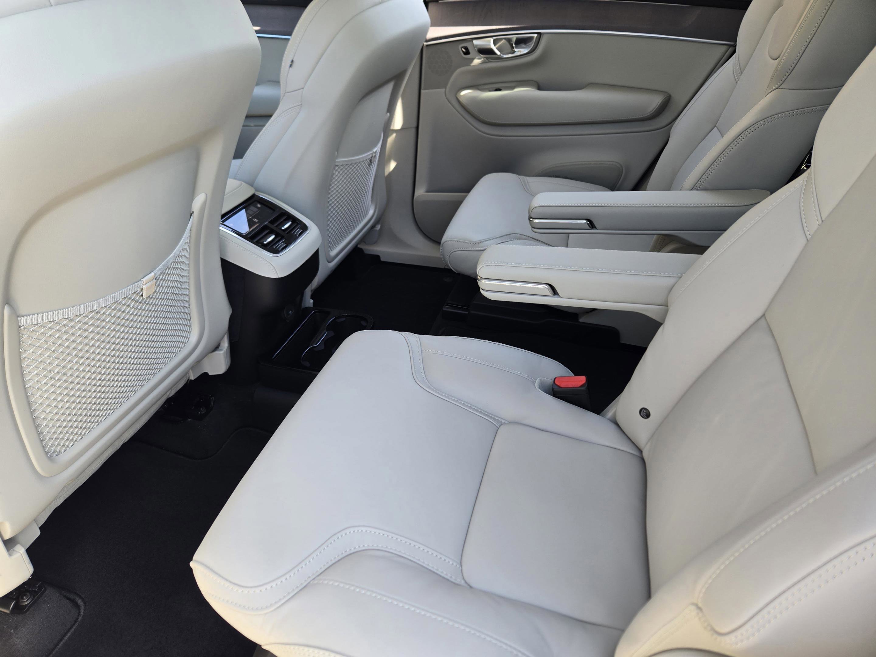 New 2026 Volvo XC90 B5 Ultra w/ Protection Package Premier AWD/4WD image 24