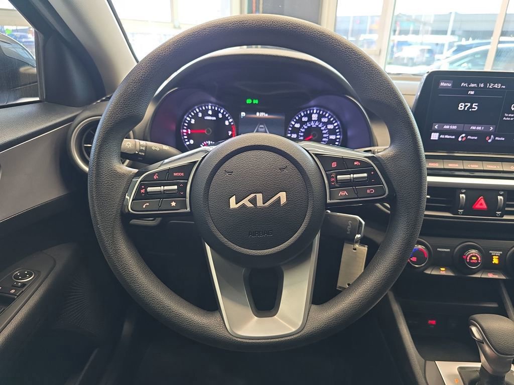 Used 2024 Kia Forte LXS w/ LXS Technology Package image 17