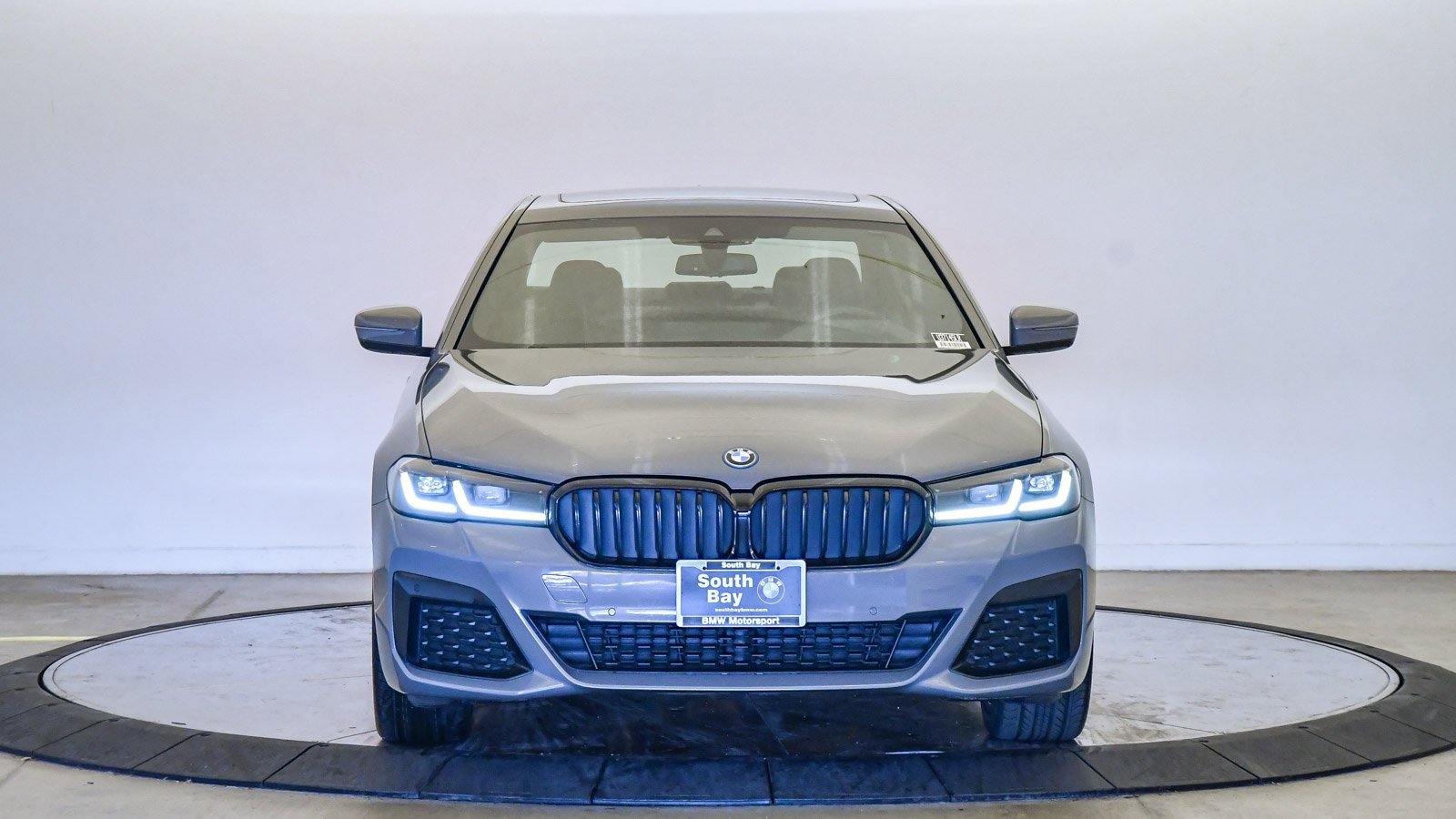 Certified 2022 BMW 530e w/ Premium Package image 7