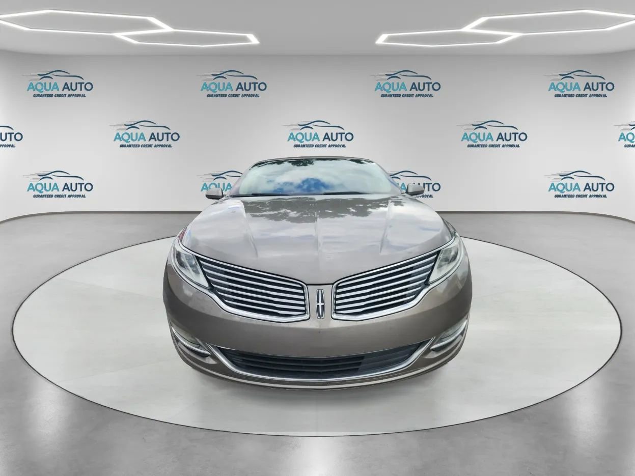 Used 2016 Lincoln MKZ FWD image 2