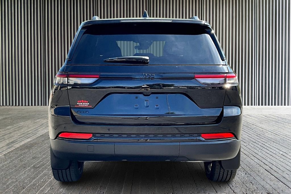 New 2025 Jeep Grand Cherokee Altitude image 4