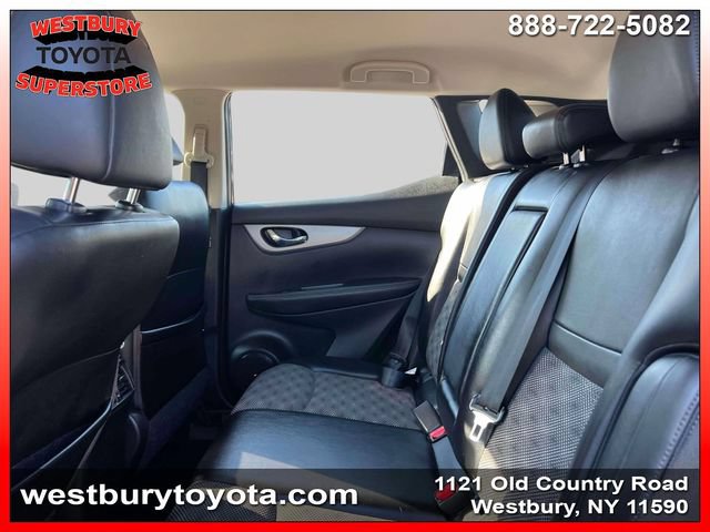 Used 2020 Nissan Rogue Sport SV w/ Technology Package AWD/4WD image 15