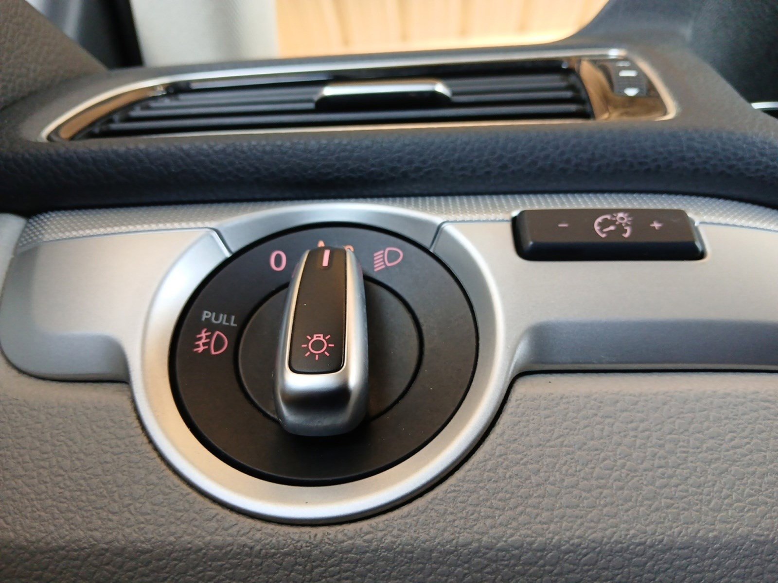 Used 2016 Volkswagen Passat 1.8T S w/ Lighting Package (P06) image 19