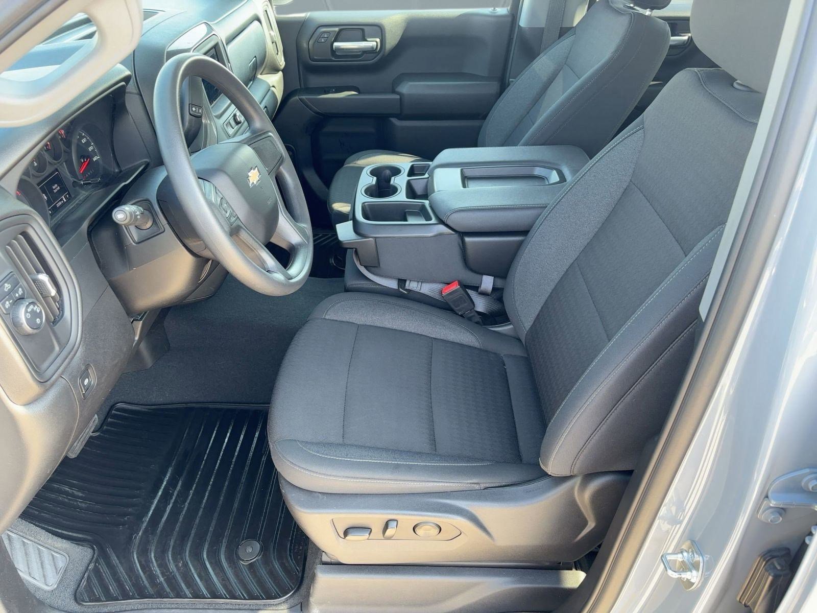 Used 2025 Chevrolet Silverado 1500 Custom image 5