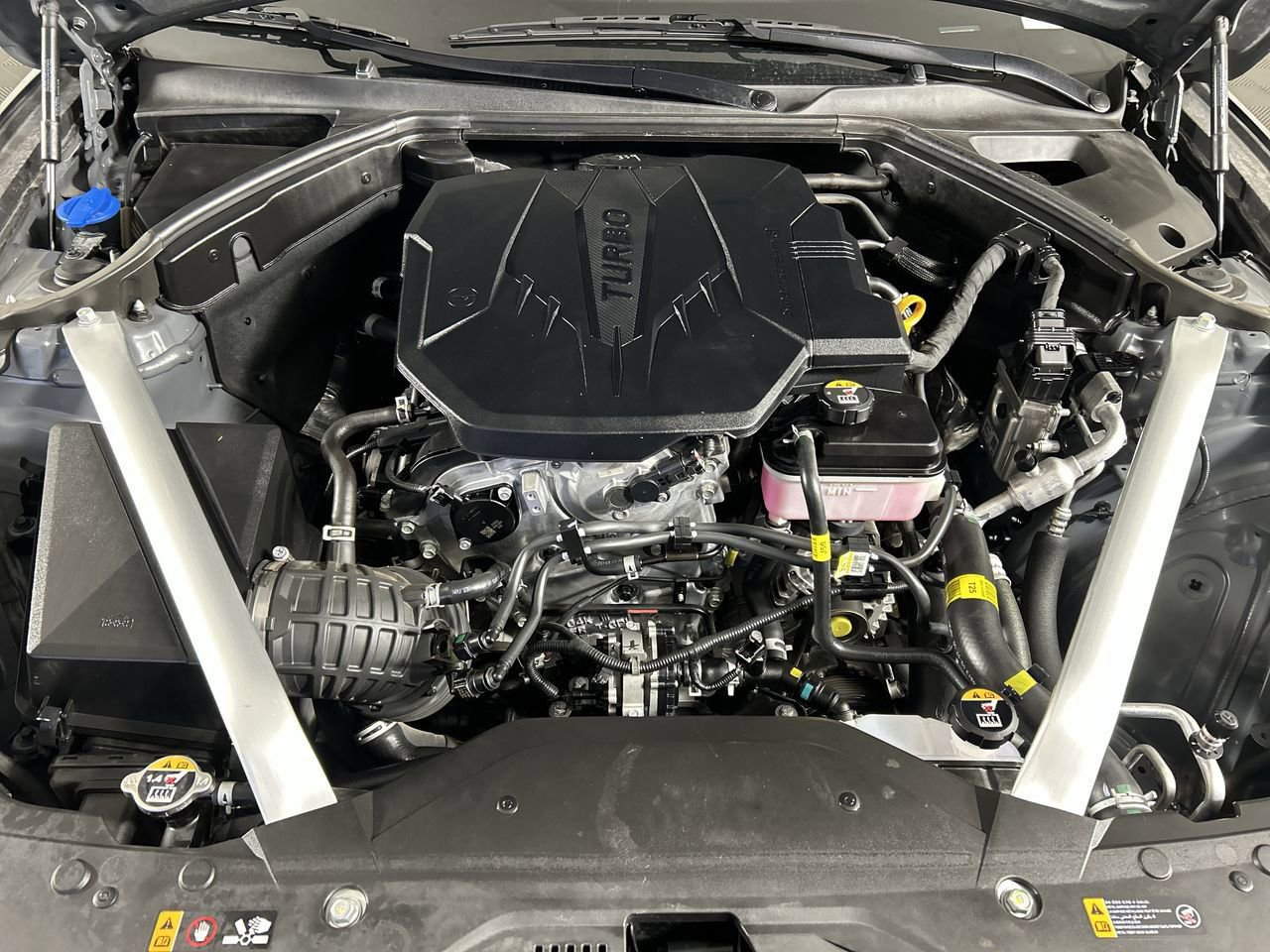 Used 2025 Genesis G70 2.5T image 10