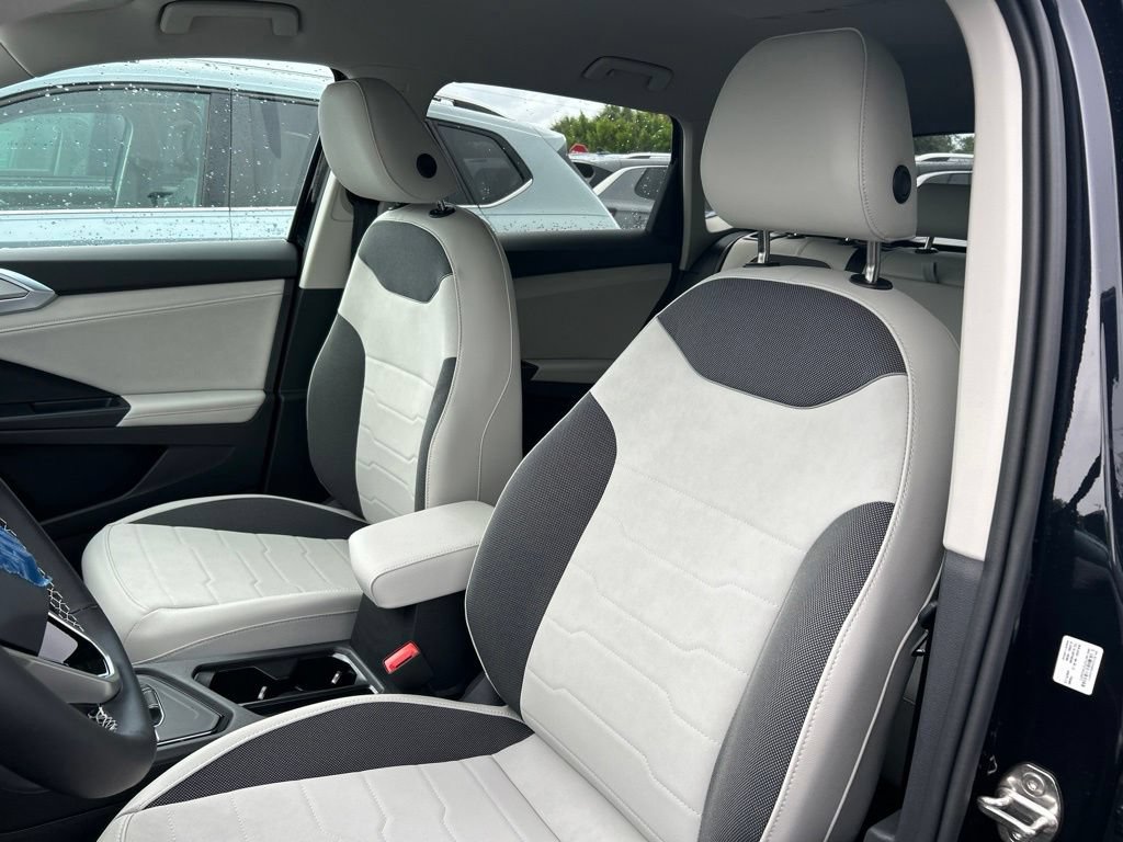 New 2026 Volkswagen Taos SE FWD image 20