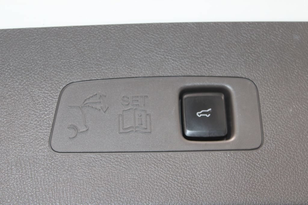 Used 2020 Lincoln Corsair Reserve w/ Equipment Group 202A AWD/4WD image 16