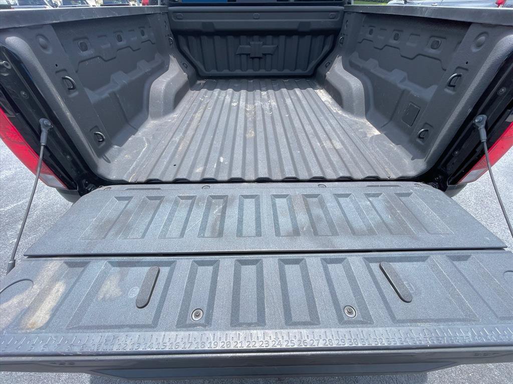 Used 2025 Chevrolet Colorado LT RWD image 7