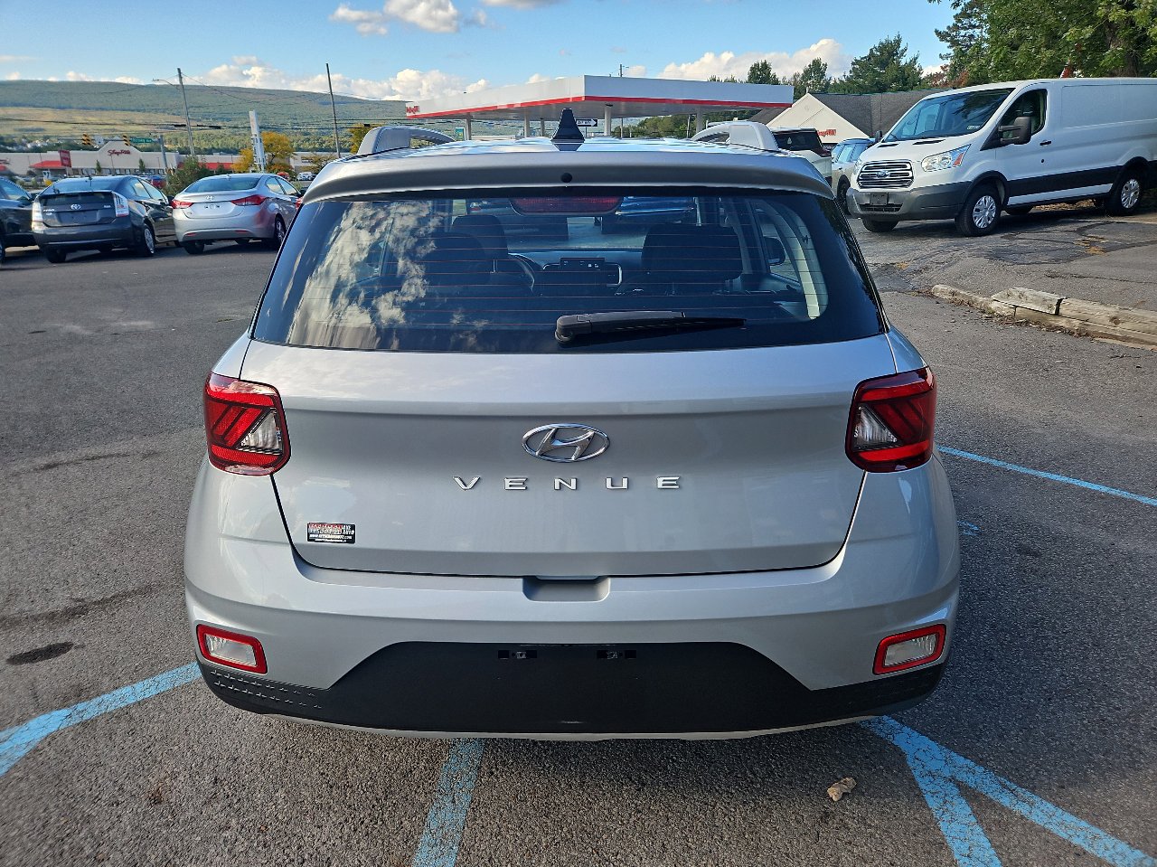Used 2020 Hyundai Venue SEL image 4