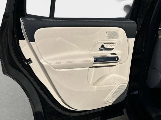 Used 2025 Mercedes-Benz GLB 250 image 12