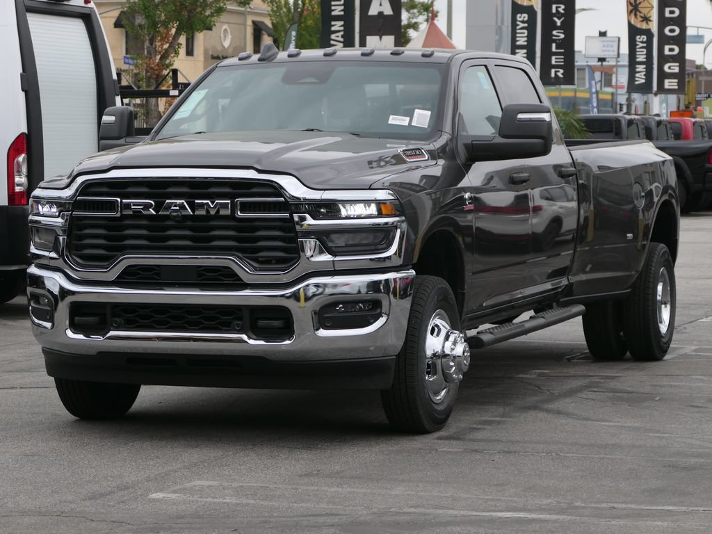 New 2026 RAM 3500 Tradesman AWD/4WD image 6