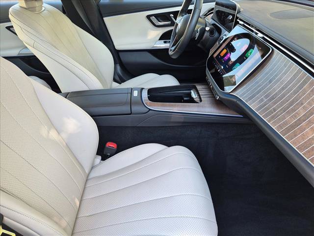 Used 2025 Mercedes-Benz E 350 4MATIC Sedan image 23