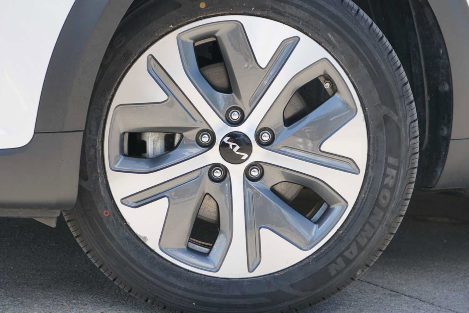 Certified 2022 Kia Niro EX Premium FWD image 2