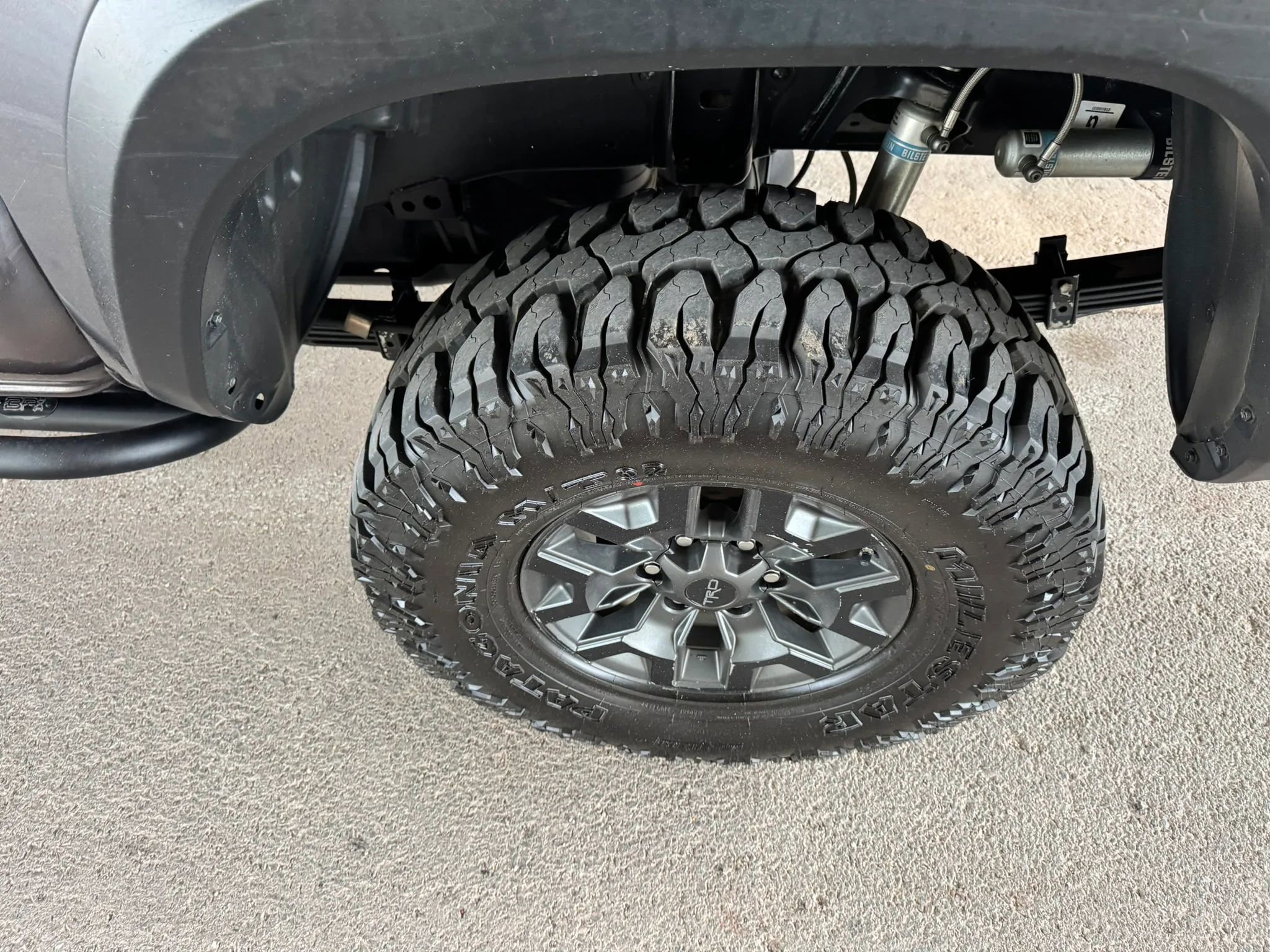 Used 2017 Toyota Tacoma TRD Off-Road w/ Tow Package (A/T) image 30