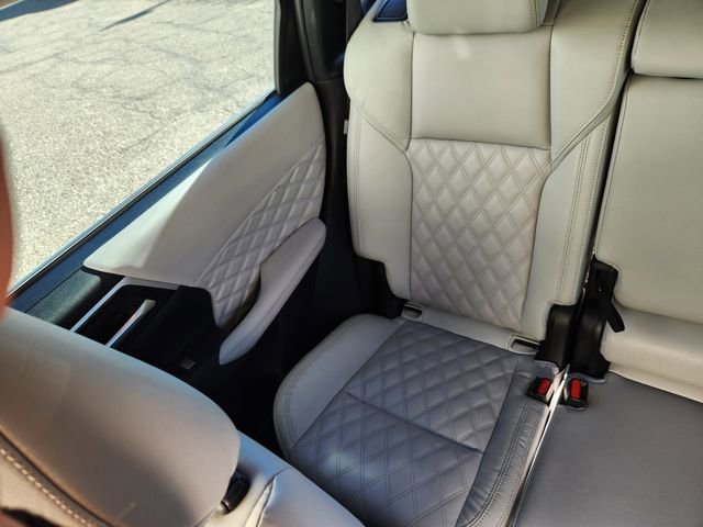 Used 2022 Mitsubishi Outlander SEL image 14