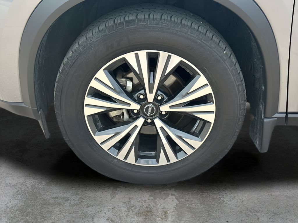 Used 2023 Nissan Rogue SV FWD image 7