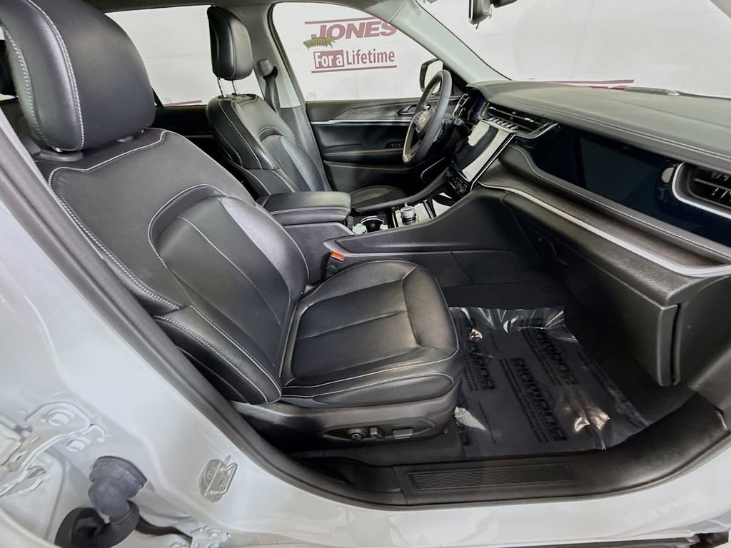 Used 2022 Jeep Grand Cherokee Limited 4xe image 32