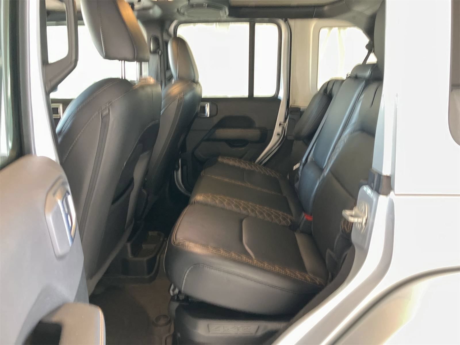 Used 2023 Jeep Wrangler Unlimited Sahara AWD/4WD image 6