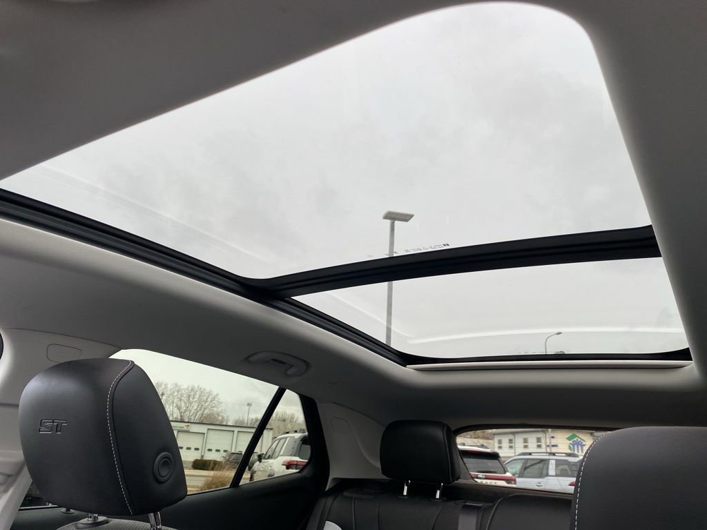 Used 2025 Buick Envision Sport Touring image 19