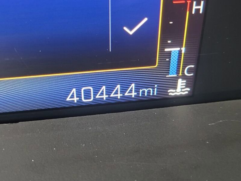 Used 2023 Chevrolet Colorado LT w/ LT Convenience Package II image 25