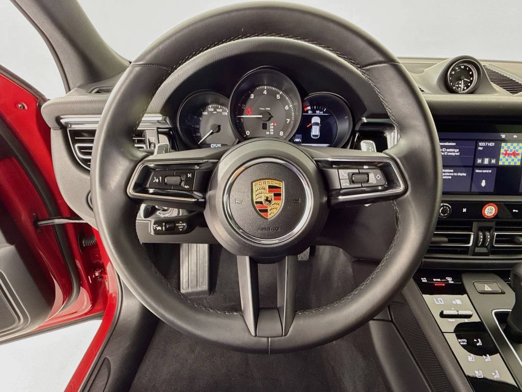 Certified 2025 Porsche Macan AWD/4WD image 15