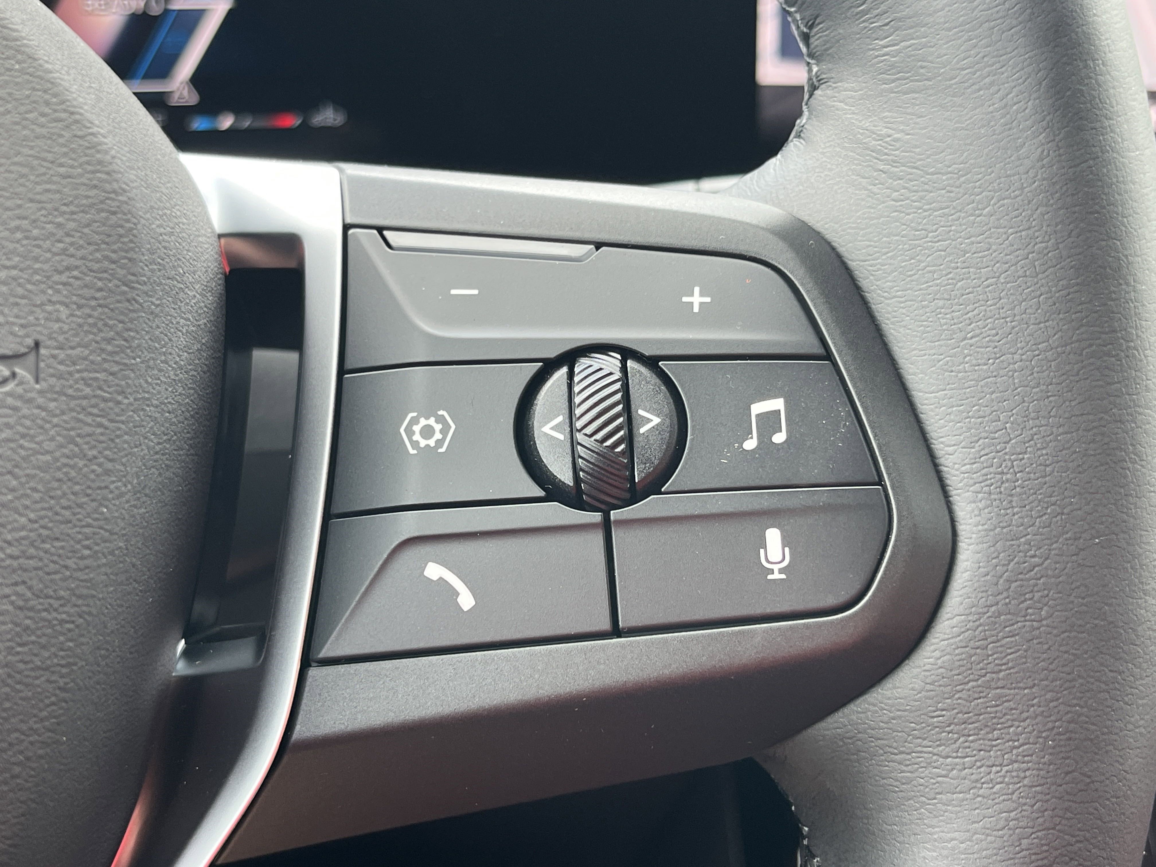 New 2025 BMW X1 xDrive28i w/ Convenience Package image 14