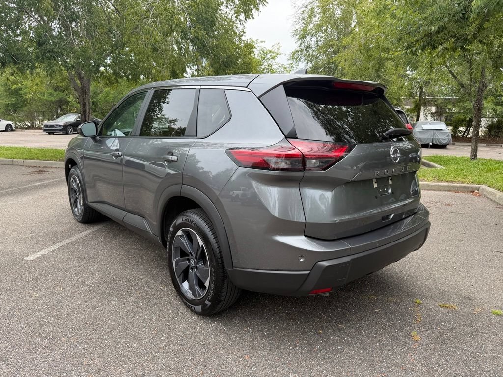 Used 2024 Nissan Rogue SV FWD image 4
