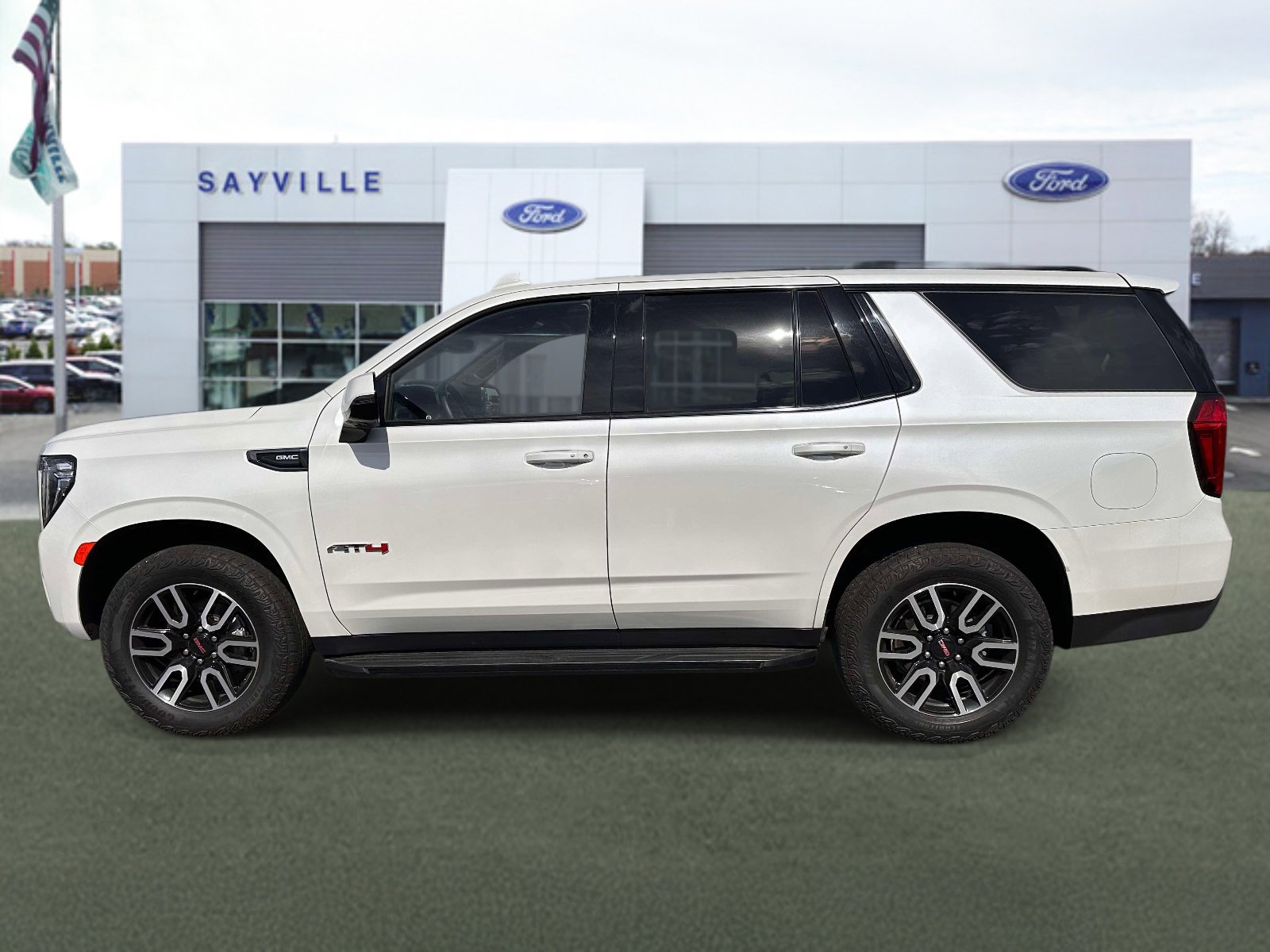Used 2023 GMC Yukon AT4 AWD/4WD image 2