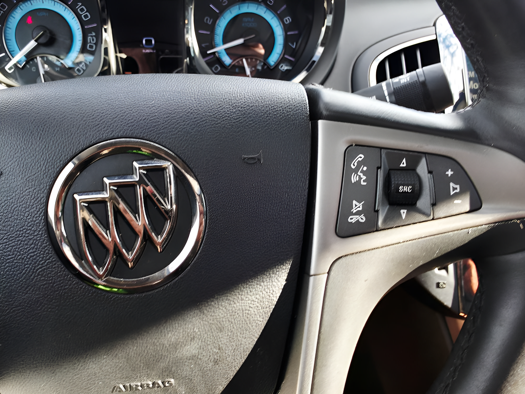 Used 2013 Buick LaCrosse Touring FWD image 29