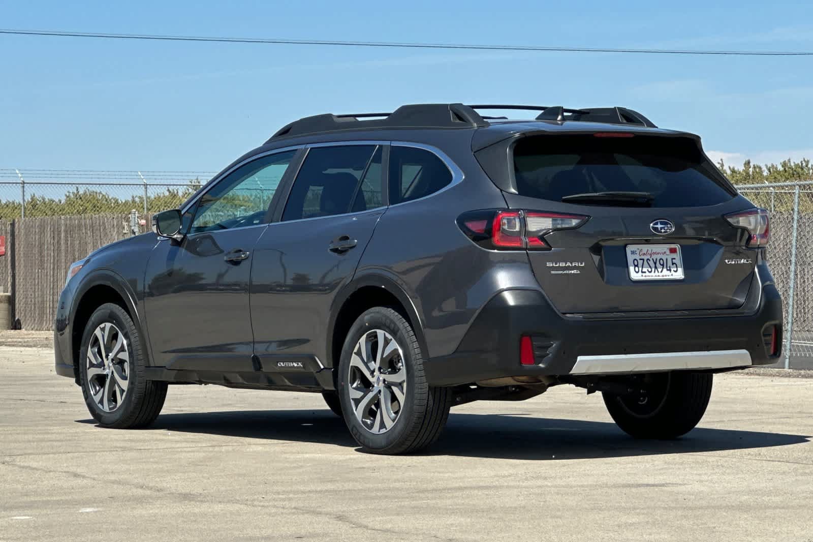 Used 2022 Subaru Outback Limited AWD/4WD image 5