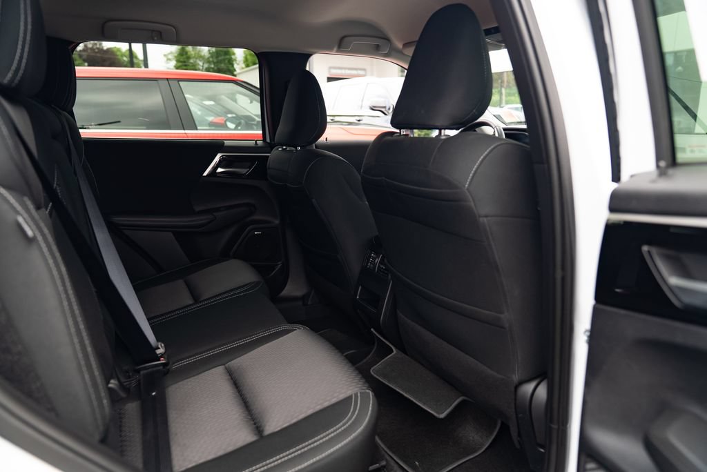 Used 2025 Mitsubishi Outlander ES AWD/4WD image 22