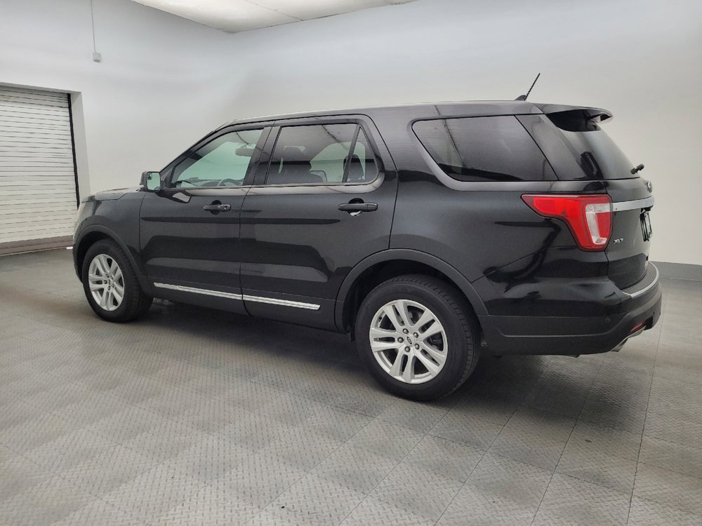 Used 2018 Ford Explorer XLT w/ Equipment Group 201A FWD image 3