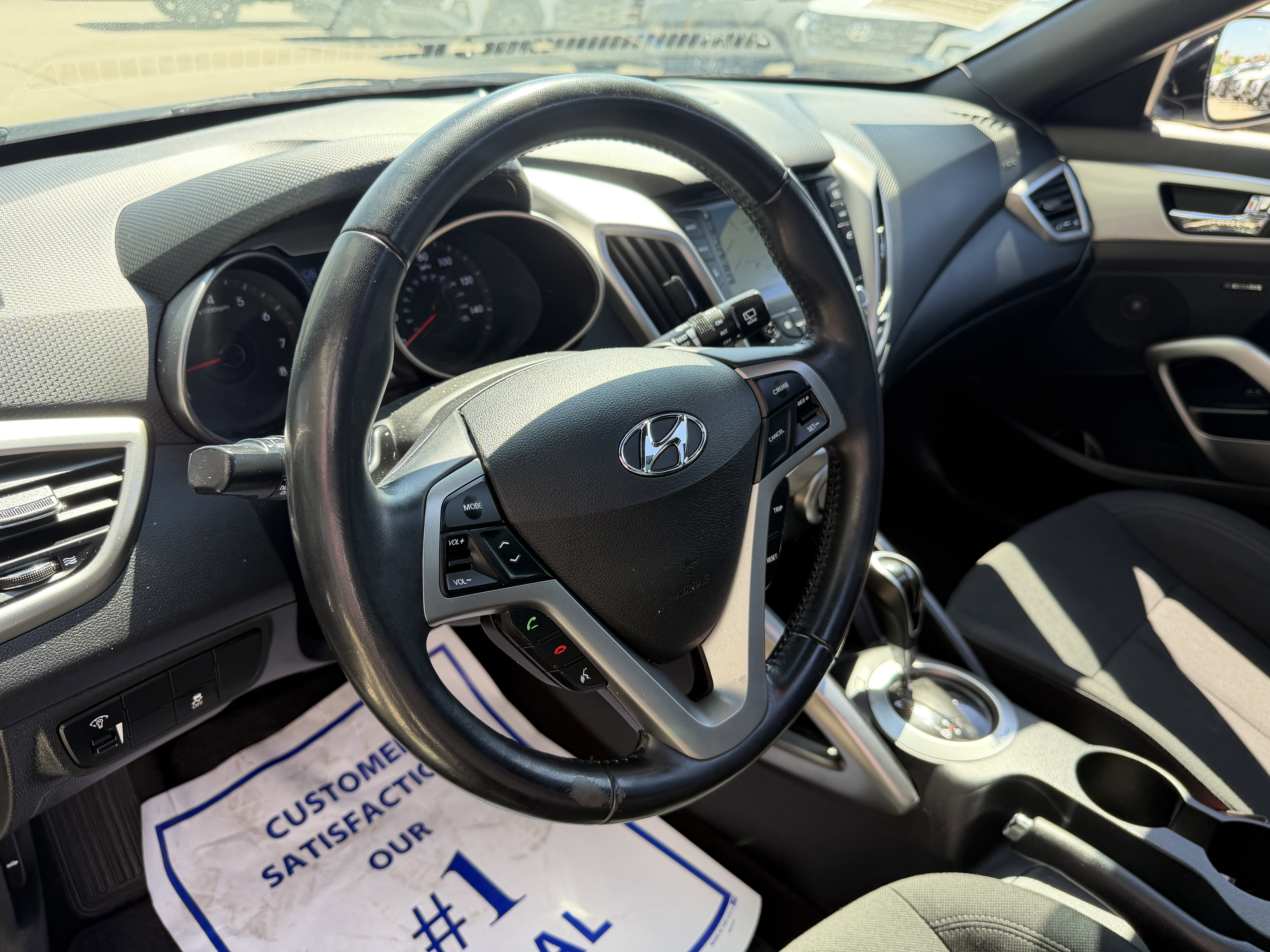 Used 2017 Hyundai Veloster Value Edition FWD image 31