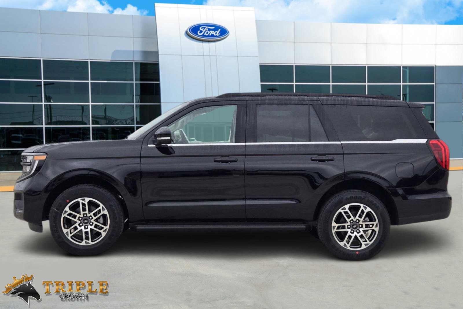 New 2026 Ford Expedition Active image 3