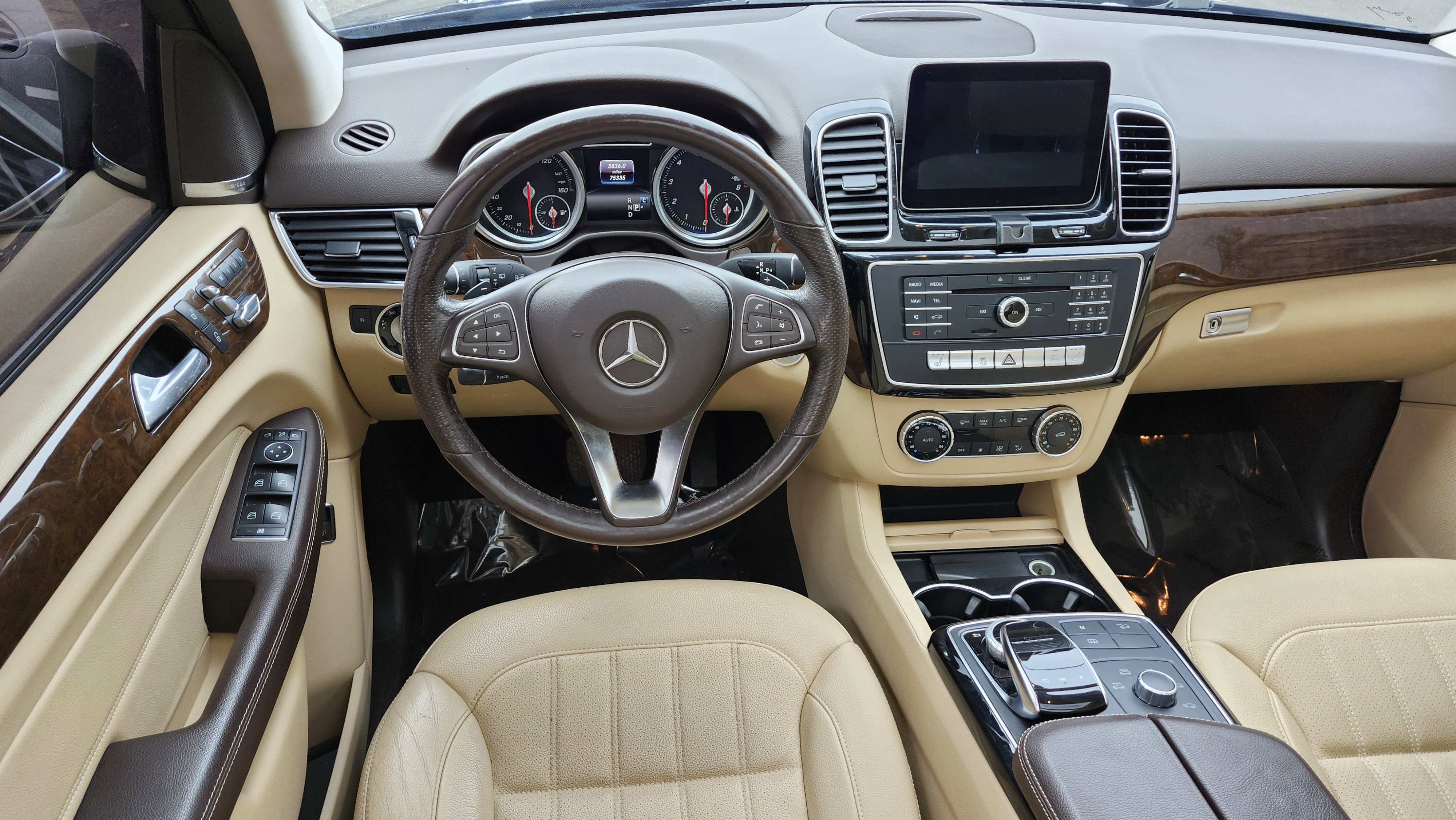 Used 2017 Mercedes-Benz GLE 350 4MATIC w/ Premium 1 Package image 32