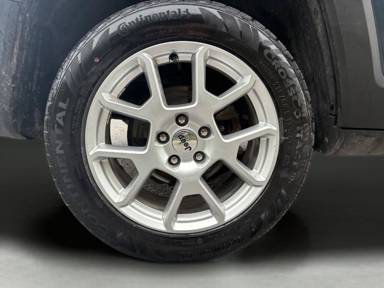 Used 2023 Jeep Renegade Latitude w/ Premium Group AWD/4WD image 26