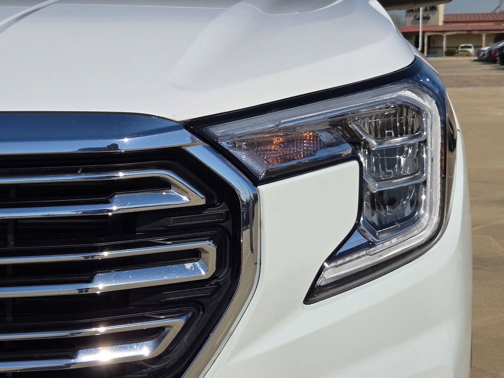 Used 2024 GMC Terrain SLT image 32