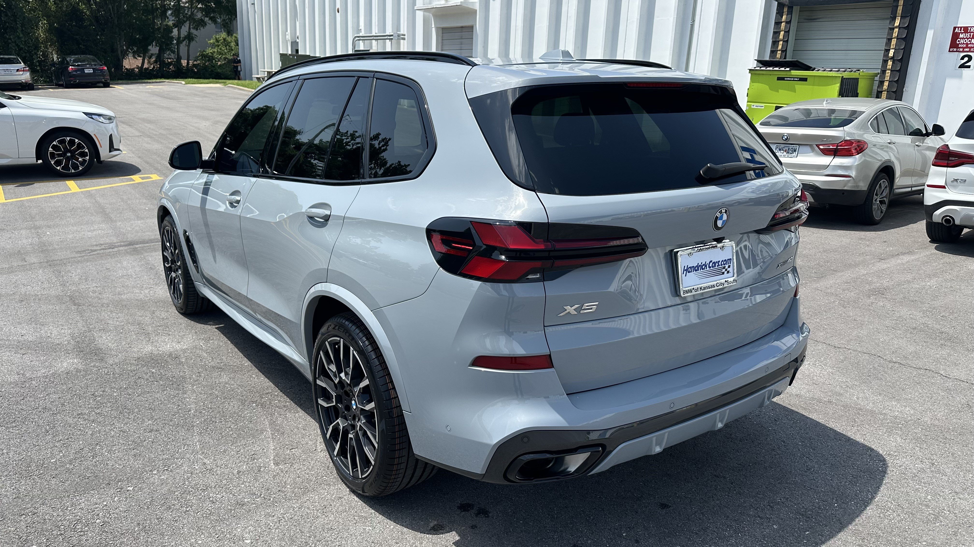 Certified 2025 BMW X5 xDrive40i w/ M Sport Package AWD/4WD image 8