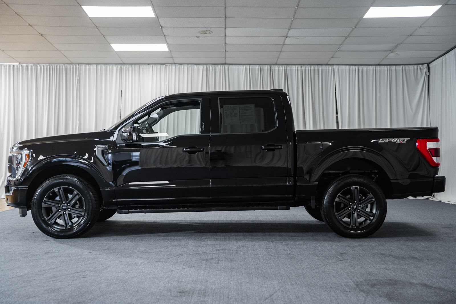 Used 2023 Ford F150 Lariat w/ Equipment Group 502A High AWD/4WD image 4