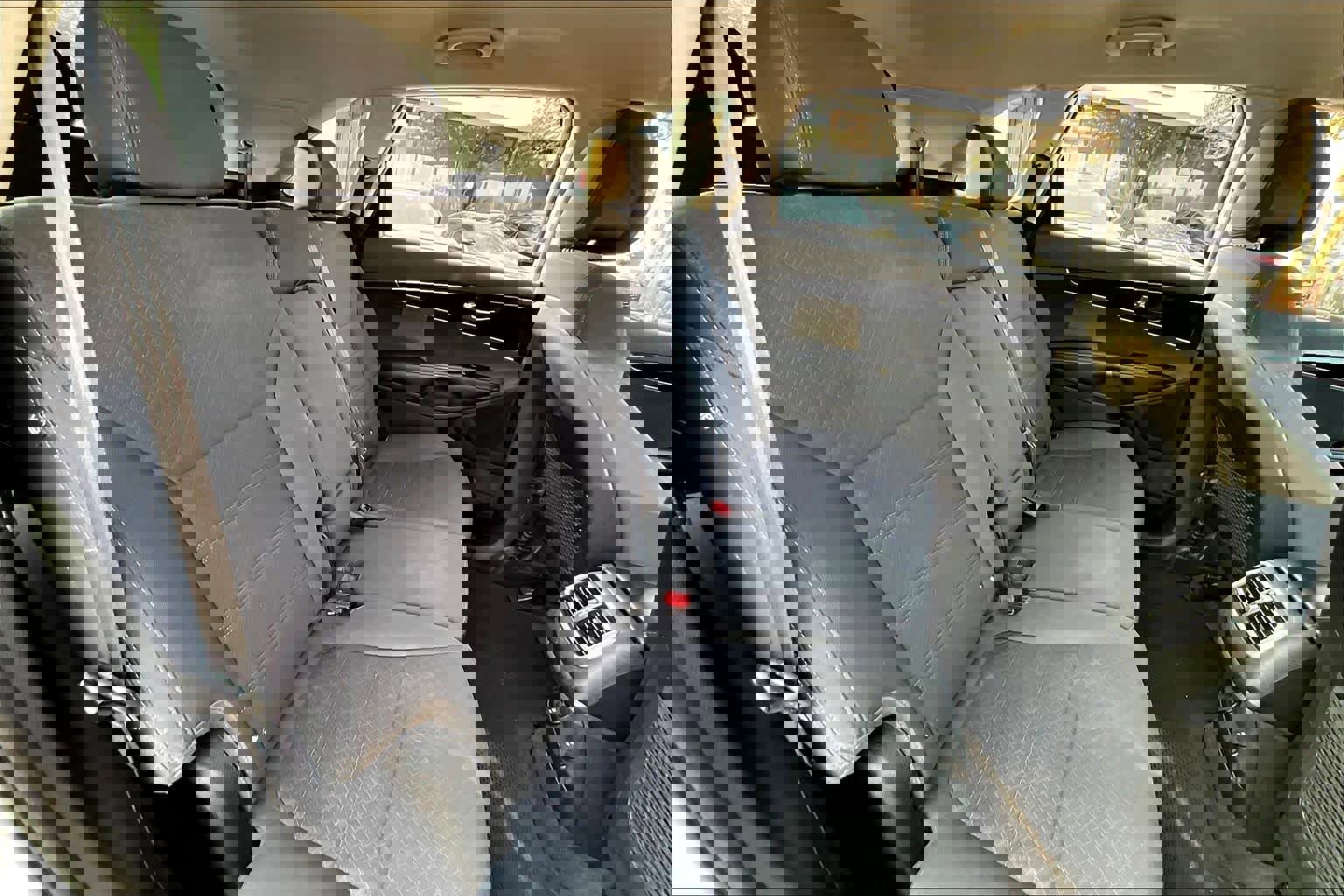 Used 2016 Kia Sorento LX w/ LX Convenience Package image 18