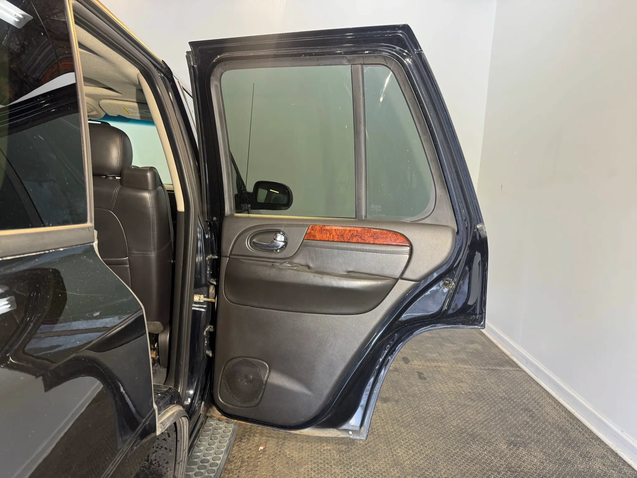 Used 2007 GMC Envoy Denali AWD/4WD image 26