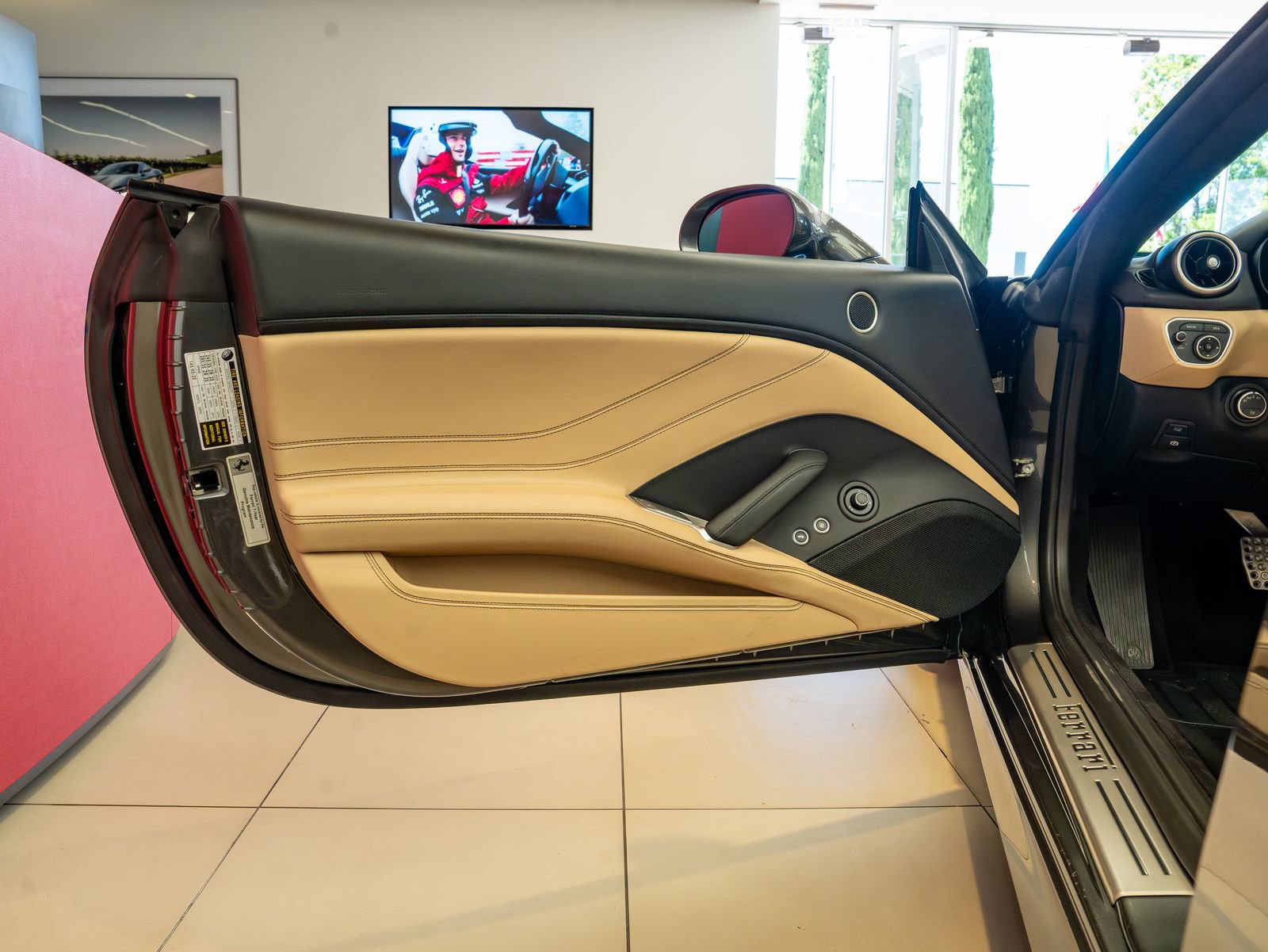 Certified 2017 Ferrari California T RWD image 8