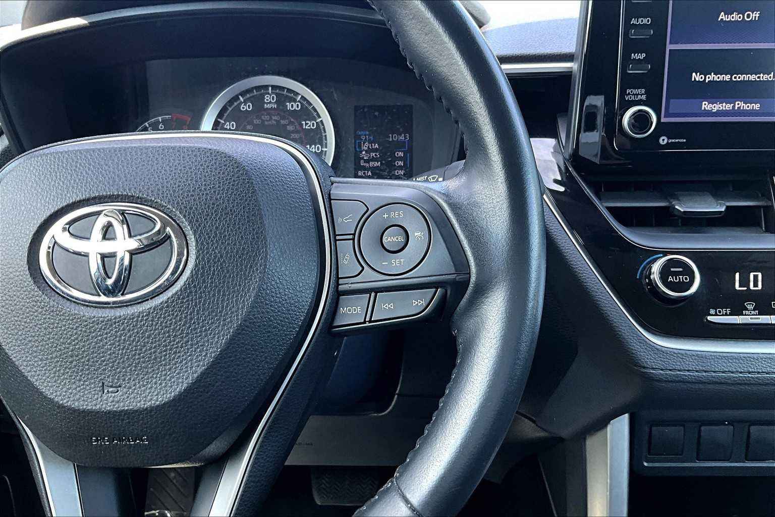 Used 2022 Toyota Corolla Cross LE FWD image 23