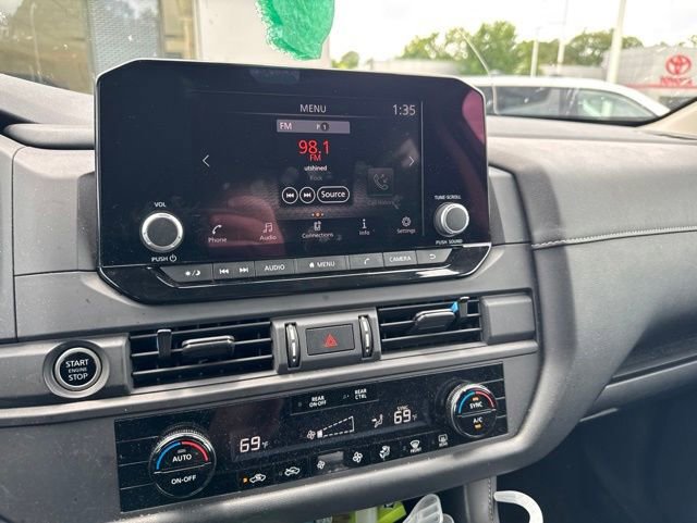 Used 2023 Nissan Pathfinder S FWD image 31