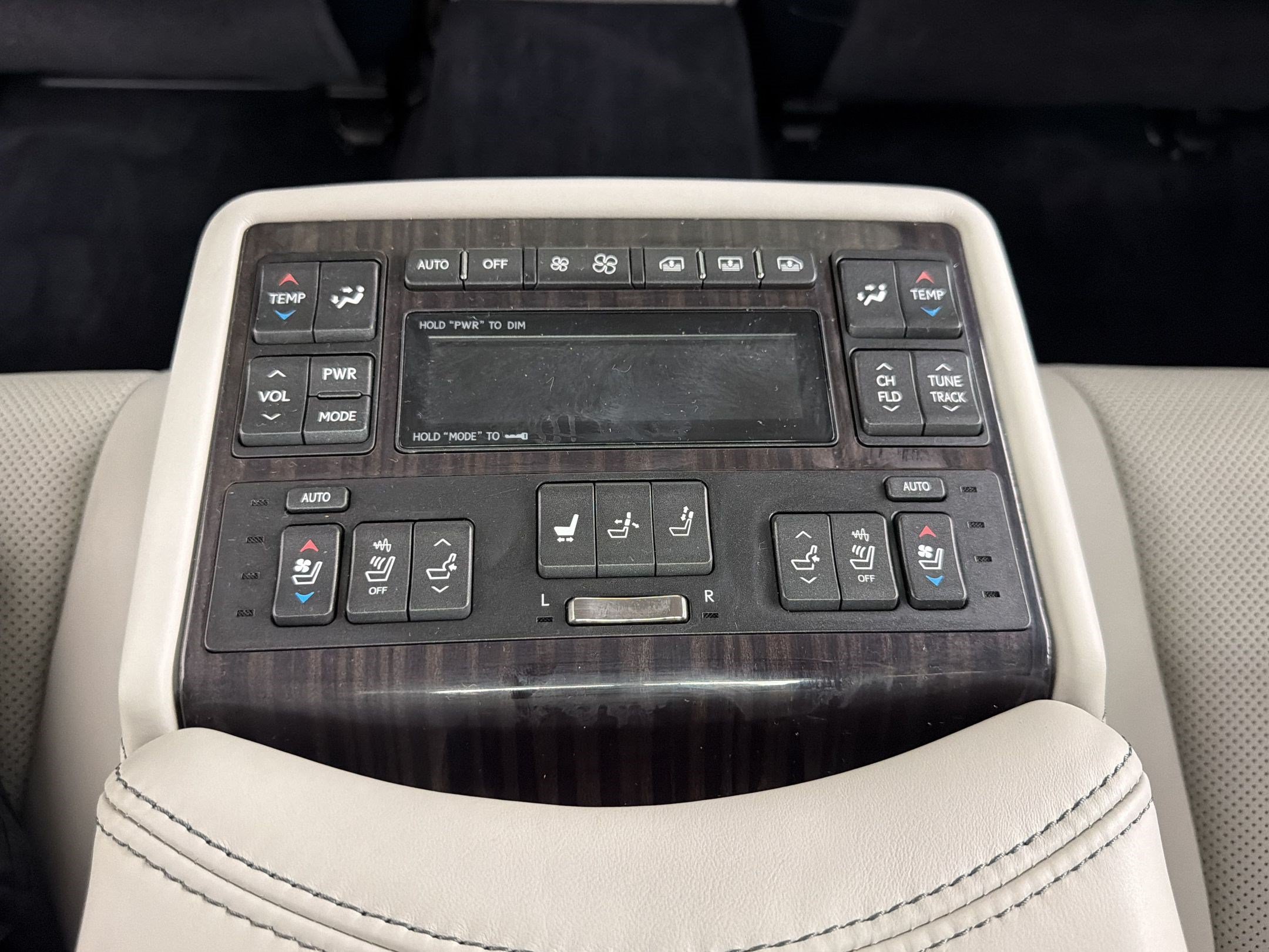 Used 2017 Lexus LS 460 L w/ Ultra Luxury Package RWD image 18