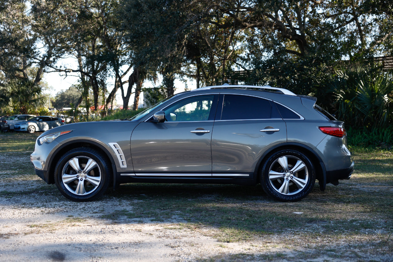 Used 2009 INFINITI FX35 AWD w/ Navigation Pkg image 3