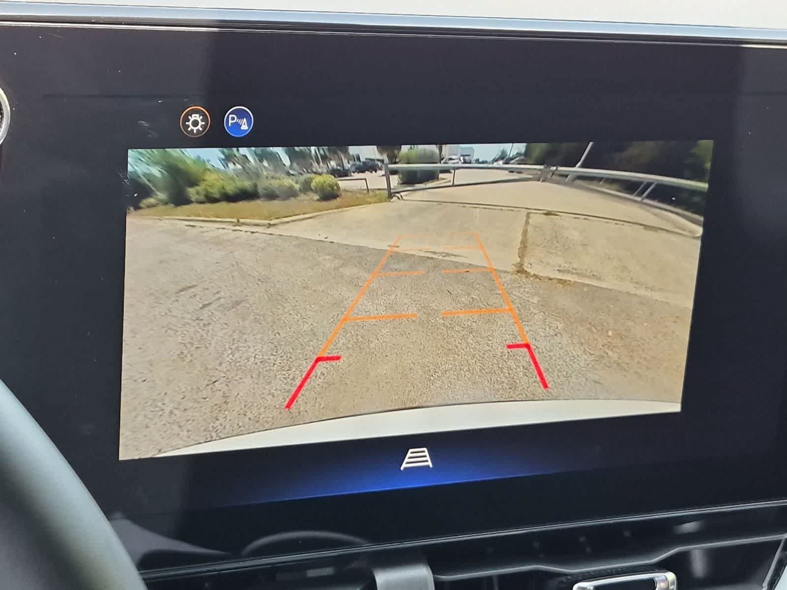 Used 2025 Chevrolet Equinox LT FWD image 15