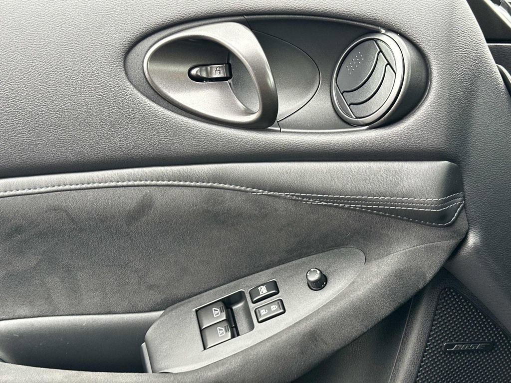 Used 2024 Nissan Z Performance w/ Floor Mat Package image 27